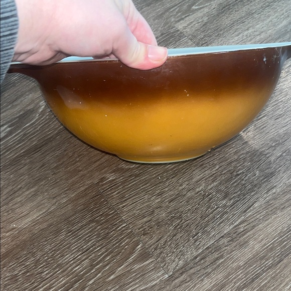 Vintage Pyrex Cinderella Brown and White Mixing Bowls - Picture 4 of 13